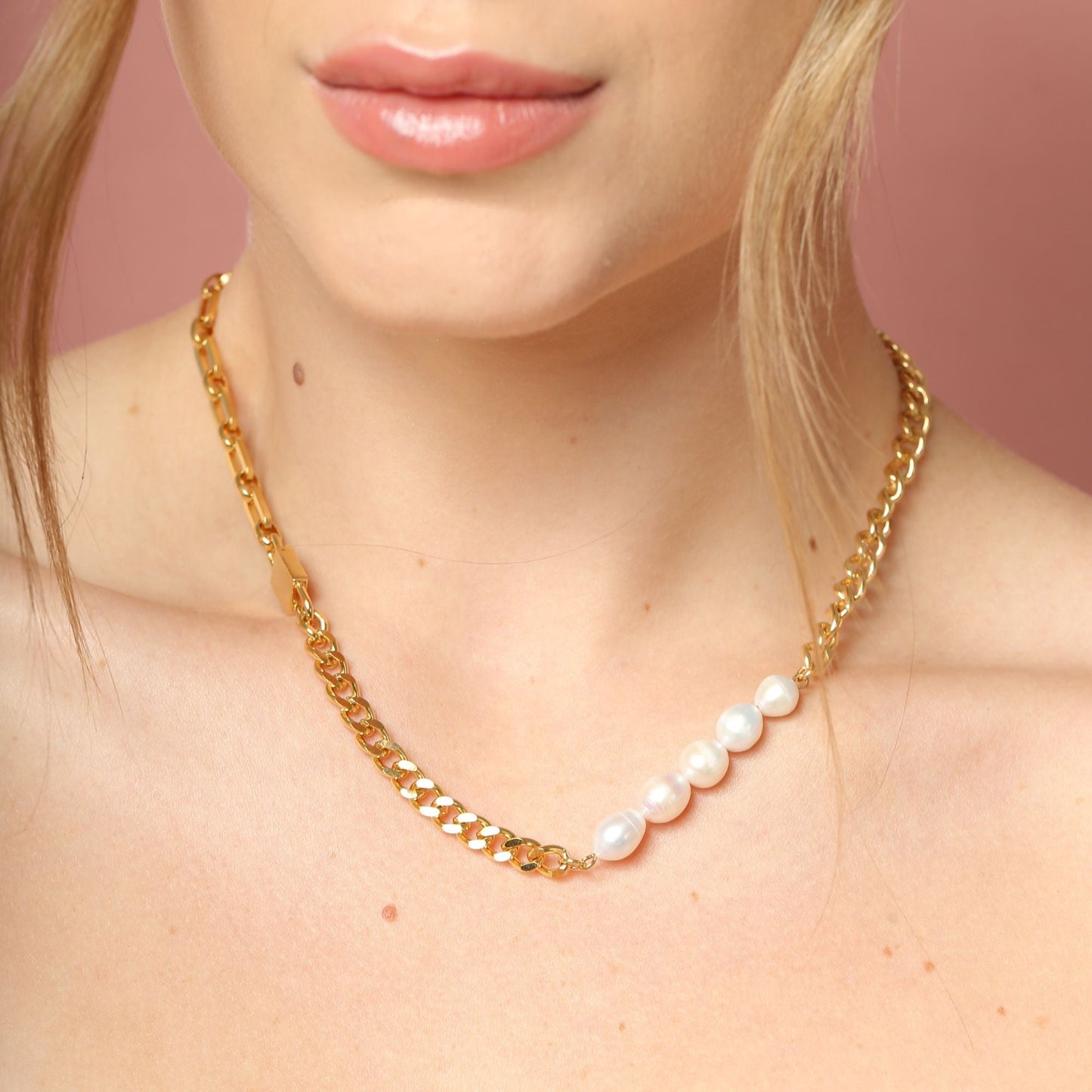 Mia Chain Necklace